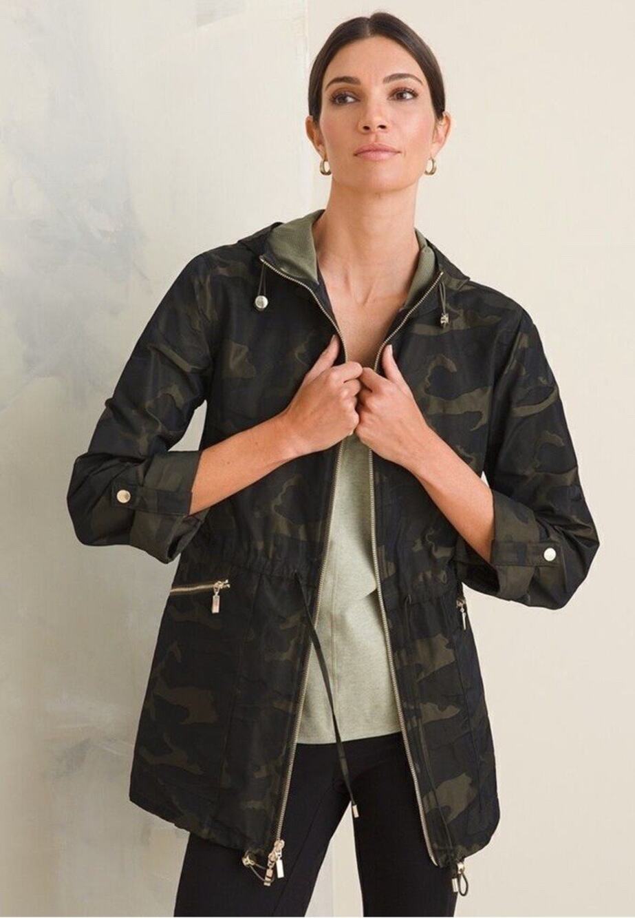Chico’s Zenergy Sz 1 US 8/10 Anorak Camo-Embossed Jacket 3/4 Sleeves Full Zip